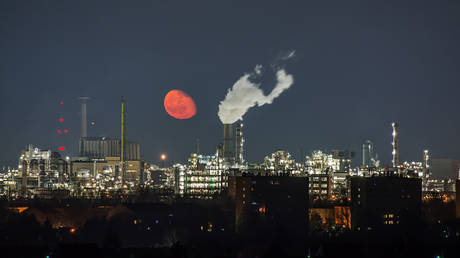 У немецкого химического гиганта проблемы — RT Business News