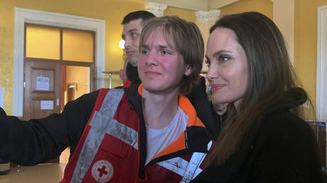 Анджелина Джоли посетила Западную Украину — RT Games & Culture