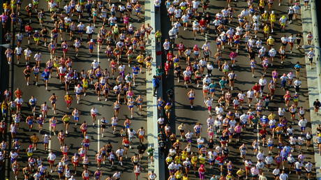 Бегун скончался на полумарафоне — RT Sport News