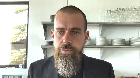 Бывший генеральный директор Twitter отреагировал на план Маска разбанить Трампа — RT World News