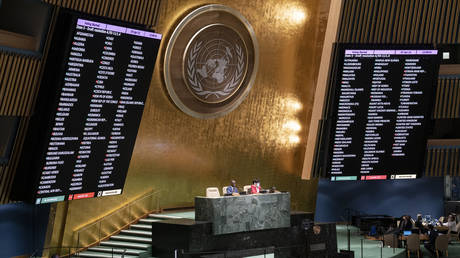 Китай проголосовал против расследования ООН предполагаемых военных преступлений России — RT World News