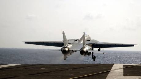 Минобороны Великобритании приносит извинения за расистское письмо Top Gun — RT Games & Culture