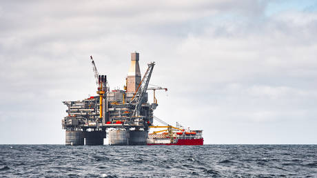 Нефтяной гигант США объявил Россию форс-мажором — RT Business News