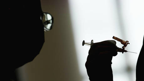 Опрос показывает позицию родителей в отношении вакцины Covid для детей — RT World News