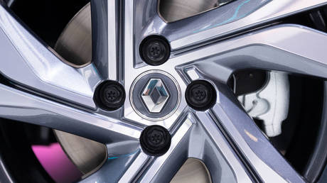 Renault продаст российские активы за один рубль — чиновники — RT Business News