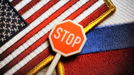 Россия запретила 963 американцам — RT Россия и бывший Советский Союз