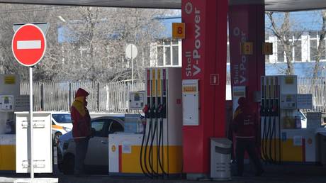 Shell уходит из России — RT Business News