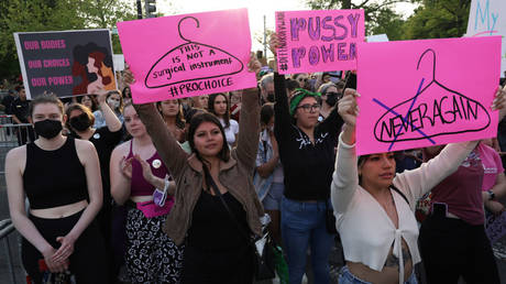 СМИ продвигают самодельные таблетки для аборта — RT World News