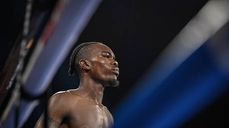 Сын легенды бокса жестоко нокаутирован в последнем поединке (ВИДЕО) — RT Sport News