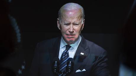 Тулси Габбард предлагает экс-президента возглавить доску дезинформации Байдена — RT World News