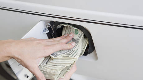 Цены на топливо в США превысили рекордную отметку — RT Business News