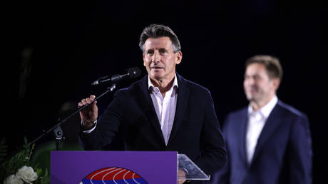 Глава легкой атлетики намекает на ограничения для трансгендеров после запрета на плавание — RT Sport News