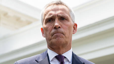 Глава НАТО отменил визит в Германию — RT World News