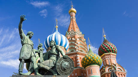 Мир не разделяет негативное отношение Запада к России — опрос — RT World News