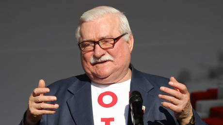 Польша не входит в ЕС — экс-президент Польши — RT World News