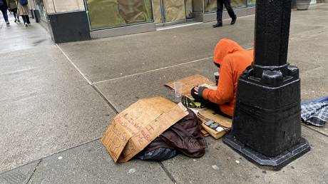 Потребительские настроения в США достигли дна — RT Business News