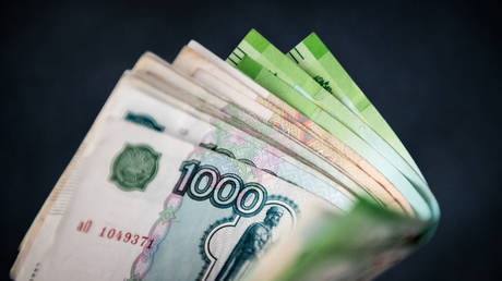 Россия платит суверенный долг в рублях — RT Business News