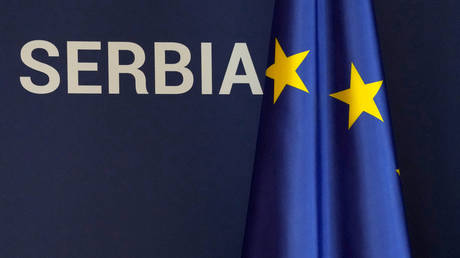 Сербия рассказала, как получить ускоренный пропуск в ЕС — RT World News