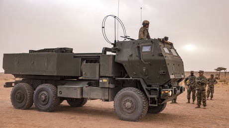 США подтверждают новое тяжелое вооружение для Украины — RT World News