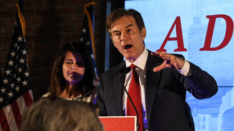 Телезвезда победила на предварительных выборах в Сенат США — RT World News