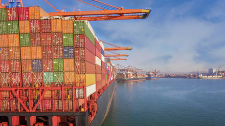 В России принят закон об иностранных товарах — RT Business News