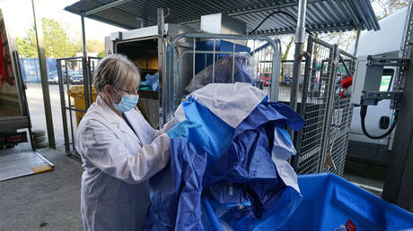 Великобритания сожжет 4 миллиарда фунтов стерлингов на защиту от Covid-19 — RT World News