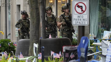 Байден отреагировал на стрельбу в День независимости — RT World News