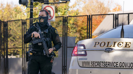 Депутаты вызвали Секретную службу в суд за текстами от 6 января — RT World News