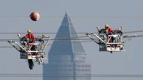 Европейские энергетические компании накапливают долги, чтобы покрыть стремительно растущие расходы — Bloomberg — RT Business News