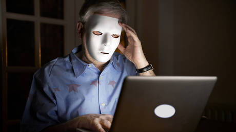 Facebook позволяет пользователям создавать несколько аккаунтов, — Bloomberg — RT World News