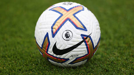 Клуб Премьер-лиги не отстраняет подозреваемого в изнасиловании — СМИ — RT Sport News