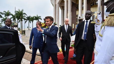 Макрон «оскорбил» африканские страны — Лавров — RT Россия и бывший Советский Союз