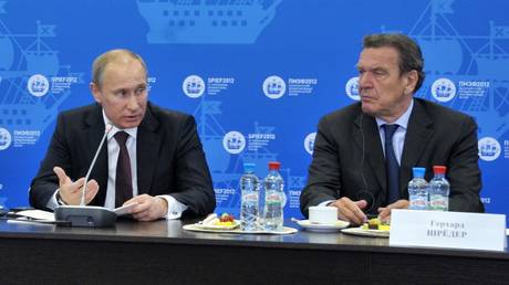 Непокорный Шредер продолжит разговаривать с Путиным — RT World News
