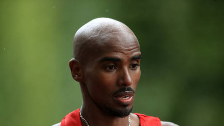 Обвиняемая в торговле людьми женщина Фарах готова поговорить с полицией — RT Sport News