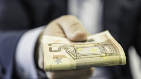 Польша обвиняет Германию в давлении на переход на евро — RT Business News