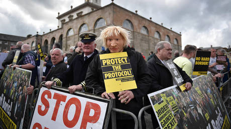 Правительство Джонсона может разделить Великобританию и Ирландию — RT World News