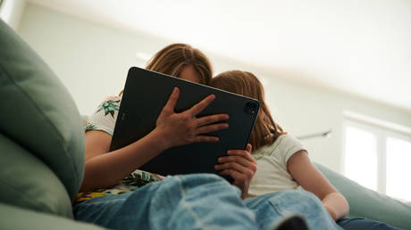 Россия бьет тревогу из-за детей, зачисленных Украиной в список врагов — RT Россия и бывший Советский Союз