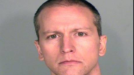 Убийца Джорджа Флойда избежал смертной казни — RT World News