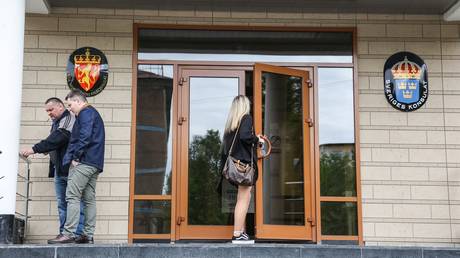 «Убирайтесь к черту из России», — говорит губернатор «русофобам» на фоне норвежского скандала — RT Россия и бывший Советский Союз