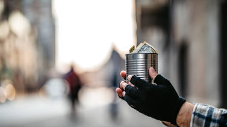 В США наблюдается всплеск заявок на пособие по безработице — RT Business News