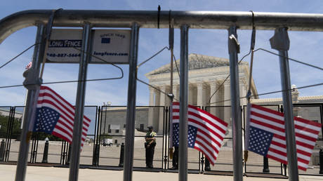 YouTube объявляет о цензуре абортов — RT World News