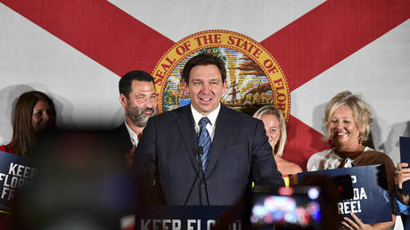 Губернатор США говорит, что «маленького эльфа» Фаучи следует «бросить через Потомак» — RT World News