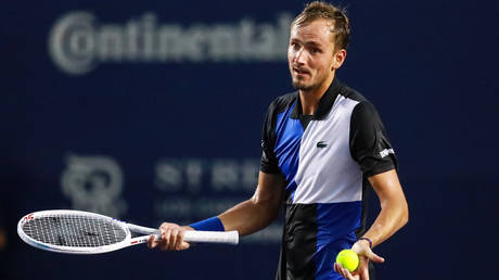 Медведев прокомментировал игру без российского флага — RT Sport News