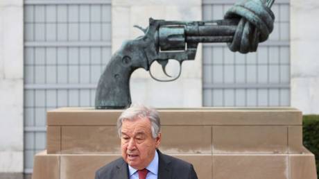 Мир находится «в одном просчете от ядерного уничтожения» — глава ООН — RT World News