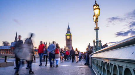 ВВП Великобритании пережил самое большое падение за 300 лет — данные — RT Business News