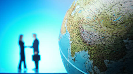 Санкции открывают возможности для России и Китая, заявил RT чиновник — RT Business News