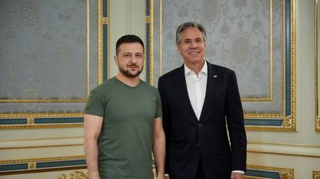 США выделяют еще $2,2 млрд на украинскую армию — RT World News