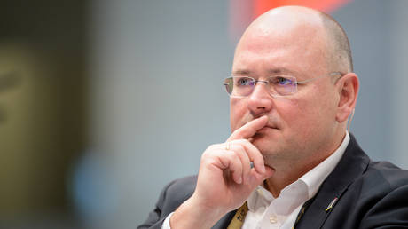 Немецкий киберцарь уволен из-за предполагаемых связей с Россией — СМИ — RT World News