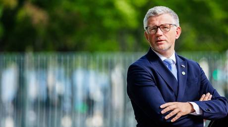 Печально известный украинский дипломат рассердился на неудобный вопрос — RT World News