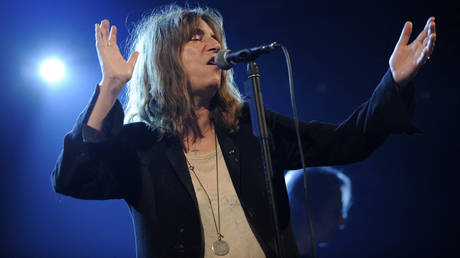 Песню панк-легенды незаметно удалили стриминговые платформы — RT Games & Culture